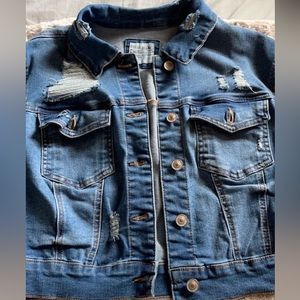 Women’s long sleeve jean jacket